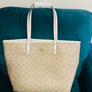 City Tote Bag In Signature Canvas